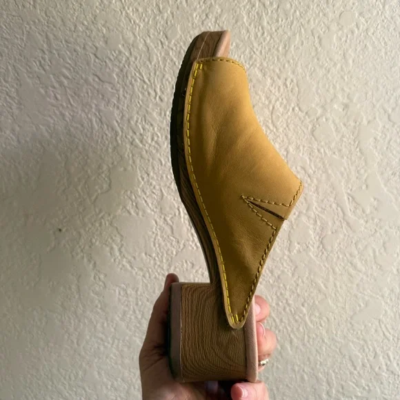 Dansko Giana Yellow Mules Comfortable Leather Sandals Women’s Size 38EU - Picture 8 of 9